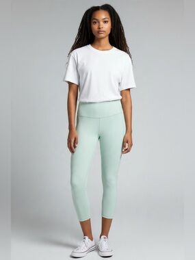 Athleta Ultra High Rise Elation 7/8 Leggings Mint Green – Size Large – New